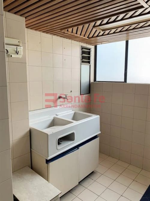 Apartamento de 3 alcobas en arriendo en El Diamante 2, Medellín, 225 m² · foto 7 de 10