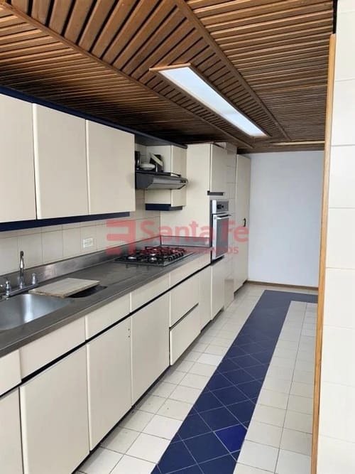 Apartamento de 3 alcobas en arriendo en El Diamante 2, Medellín, 225 m² · foto 8 de 10