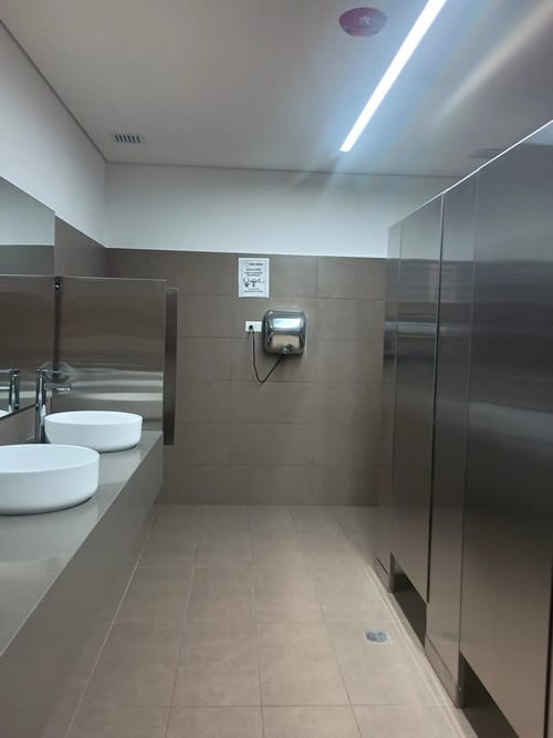 Oficina en arriendo en Cuarta Brigada, Medellín, 10 m² · foto 5 de 9