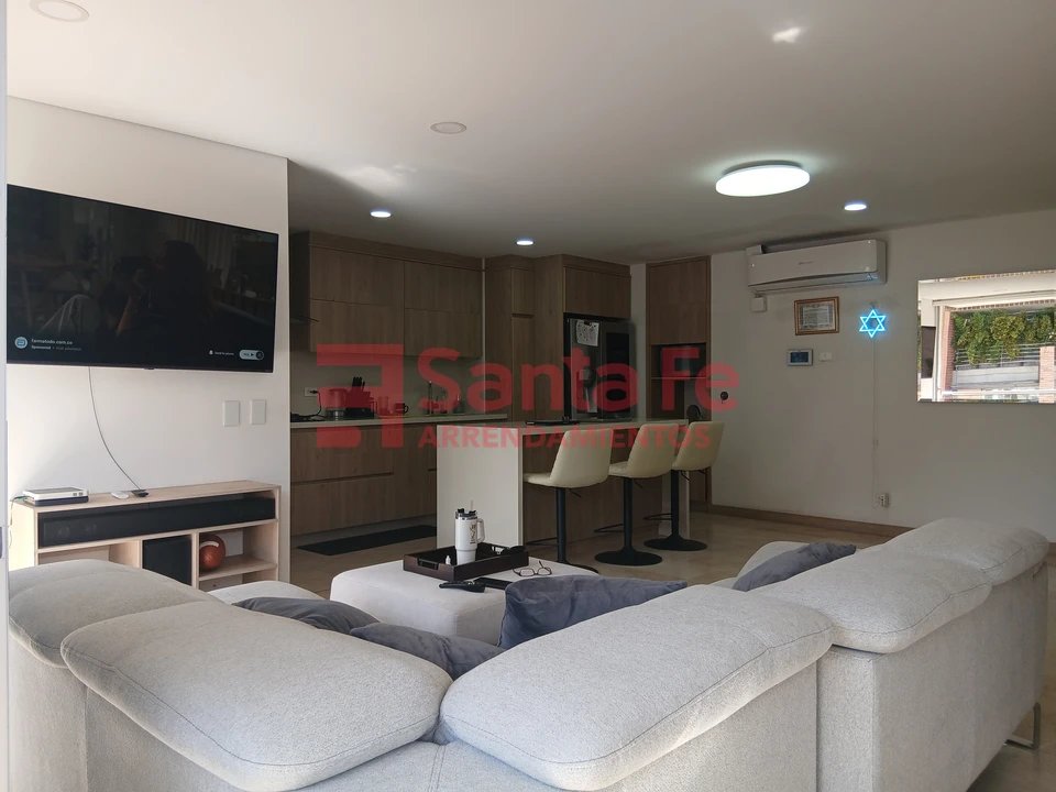 Apartamento en arriendo en Laureles, Medellín · foto 3 de 10