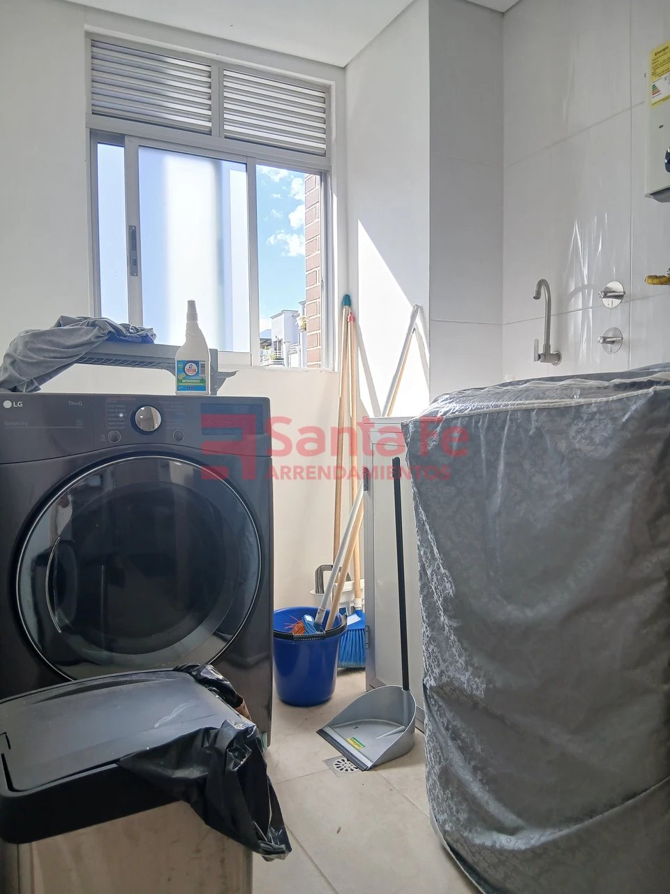 Apartamento en arriendo en Laureles, Medellín · foto 7 de 10