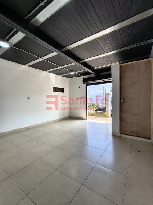Local en arriendo en Loma Del Indio, Medellín, 18 m² · foto 3 de 6