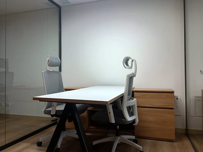 Oficina en arriendo en Cuarta Brigada, Medellín, 10 m² · foto 2 de 10