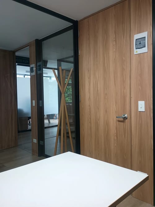 Oficina en arriendo en Cuarta Brigada, Medellín, 10 m² · foto 4 de 10