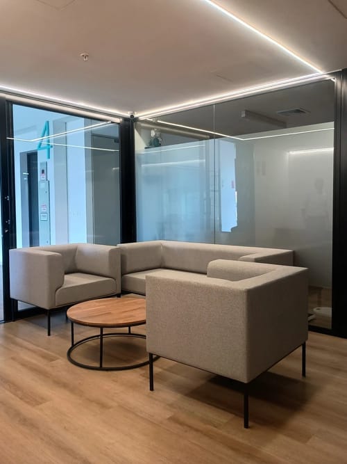 Oficina en arriendo en Cuarta Brigada, Medellín, 10 m² · foto 5 de 10