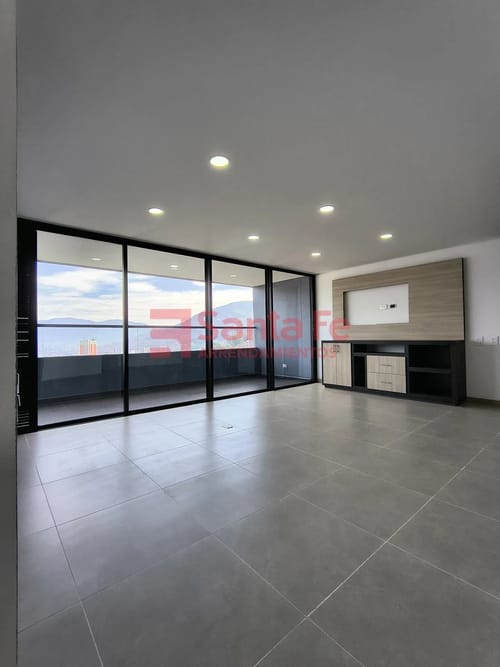 Apartamento de 2 alcobas en arriendo en Asomadera No.2, Medellín, 96 m² · foto 2 de 10