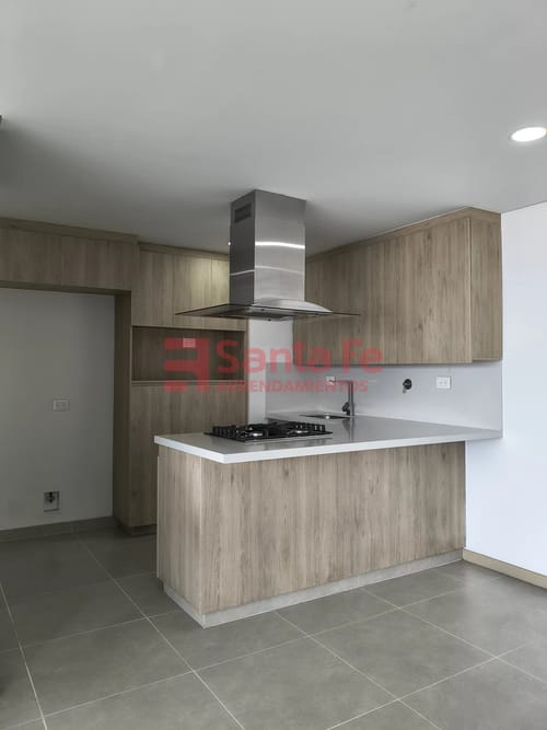 Apartamento de 2 alcobas en arriendo en Asomadera No.2, Medellín, 96 m² · foto 4 de 10