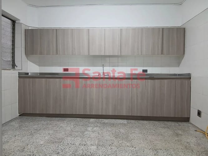 Casa de 5 alcobas en arriendo en Bolivariana, Medellín, 240 m² · foto 5 de 10