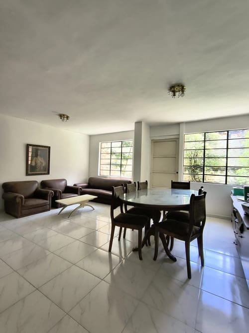 Casa de 4 alcobas en arriendo en Bolivariana, Medellín, 400 m² · foto 2 de 10