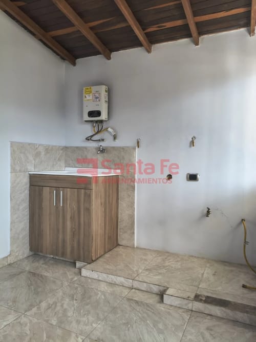 Apartamento de 4 alcobas en arriendo en Cucaracho, Medellín, 80 m² · foto 6 de 10