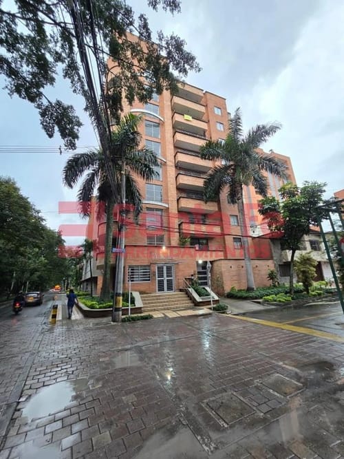 Apartamento de 5 alcobas en venta en Conquistadores, Medellín, 159 m² · foto 2 de 10