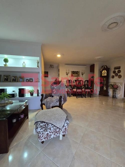 Apartamento de 5 alcobas en venta en Conquistadores, Medellín, 159 m² · foto 5 de 10