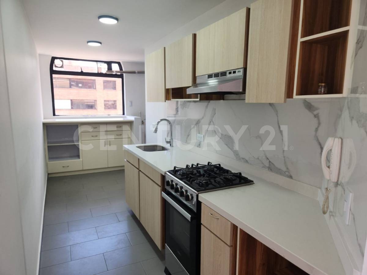 Apartamento en venta en Los Rosales, Bogotá · foto 6 de 19