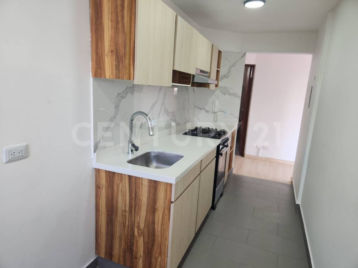 Apartamento en venta en Los Rosales, Bogotá · foto 7 de 19