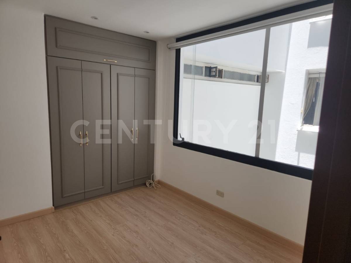 Apartamento en venta en Los Rosales, Bogotá · foto 16 de 19