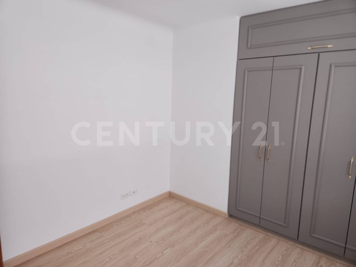 Apartamento en venta en Los Rosales, Bogotá · foto 17 de 19
