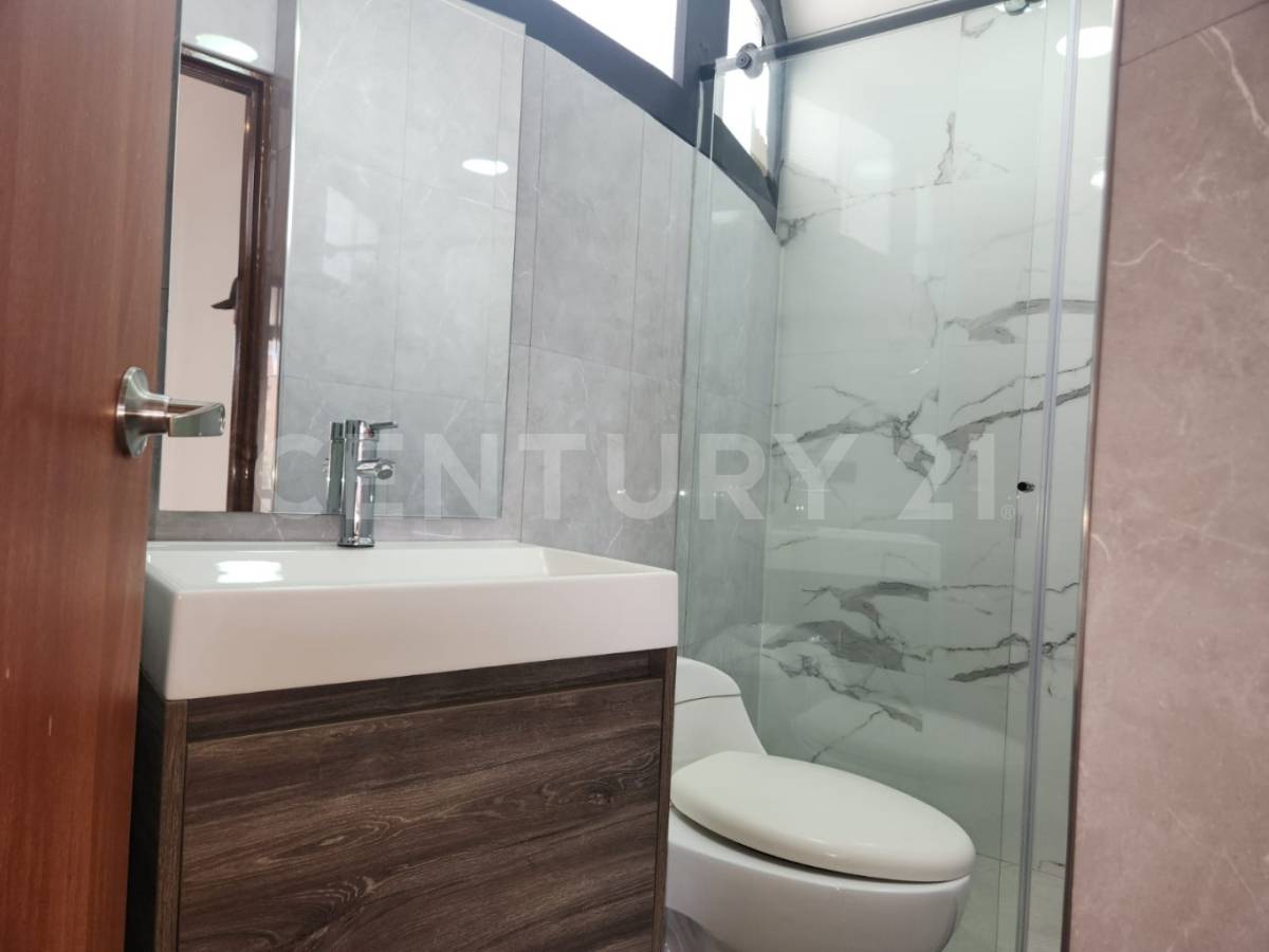 Apartamento en venta en Los Rosales, Bogotá · foto 18 de 19