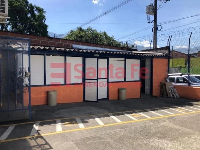 Bodega en venta en Cordoba, Medellín, 860 m² · foto 2 de 10