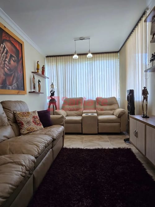 Casa de 5 alcobas en venta en Belén, Medellín, 231 m² · foto 8 de 10