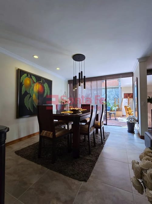 Casa de 5 alcobas en venta en Belén, Medellín, 231 m² · foto 9 de 10