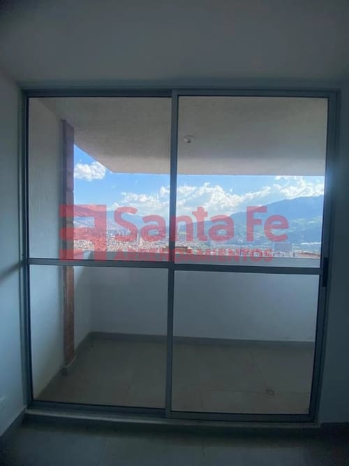 Apartamento de 2 alcobas en venta en Centro, Bello, 51 m² · foto 4 de 10