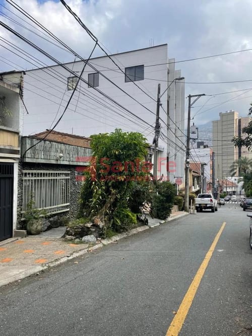 Casa de 3 alcobas en venta en Loreto, Medellín, 198 m² · foto 3 de 10