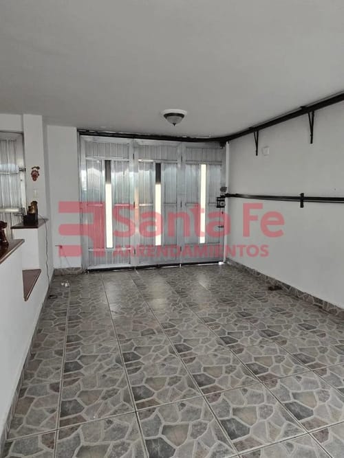 Casa de 5 alcobas en venta en La Castellana, Medellín, 225 m² · foto 3 de 10