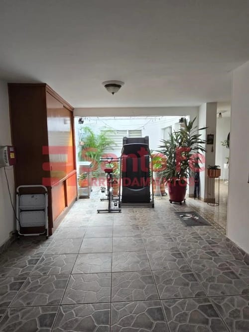 Casa de 5 alcobas en venta en La Castellana, Medellín, 225 m² · foto 4 de 10
