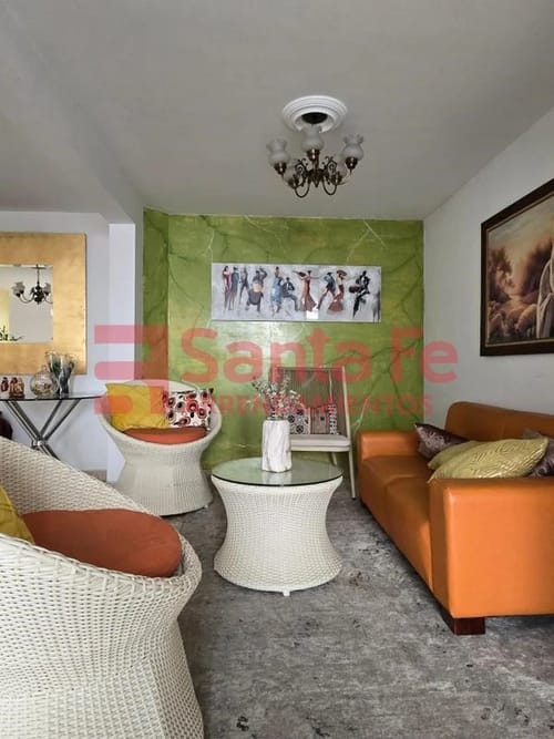 Casa de 5 alcobas en venta en La Castellana, Medellín, 225 m² · foto 5 de 10