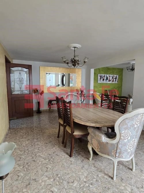 Casa de 5 alcobas en venta en La Castellana, Medellín, 225 m² · foto 7 de 10