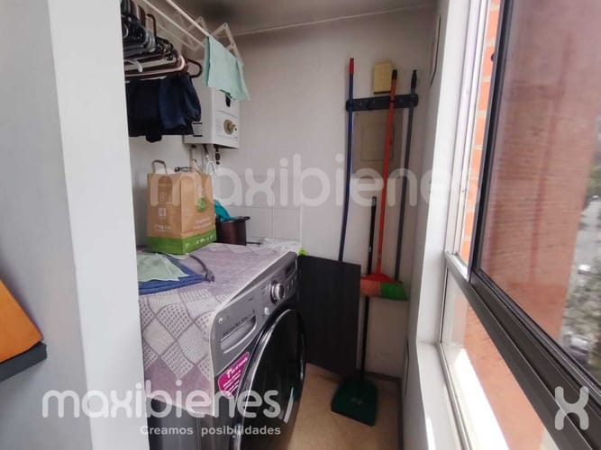 Apartamento de 2 alcobas en venta en Las Lomas, Medellín, 55 m² · foto 3 de 9