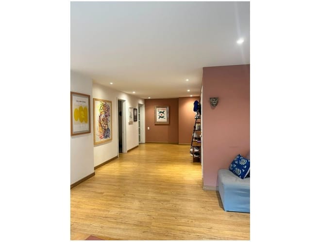 Apartamento de 2 alcobas en venta en Los Rosales, Bogotá, 170 m² · foto 5 de 9