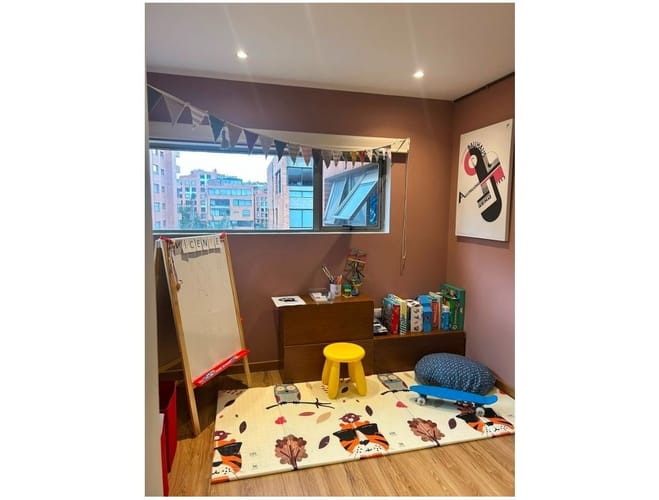 Apartamento de 2 alcobas en venta en Los Rosales, Bogotá, 170 m² · foto 6 de 9