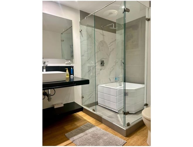 Apartamento de 2 alcobas en venta en Los Rosales, Bogotá, 170 m² · foto 9 de 9