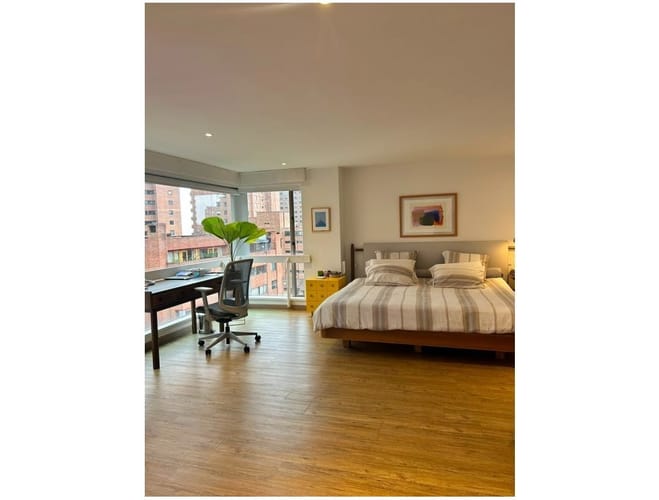 Apartamento de 2 alcobas en venta en Los Rosales, Bogotá, 170 m² · foto 3 de 9