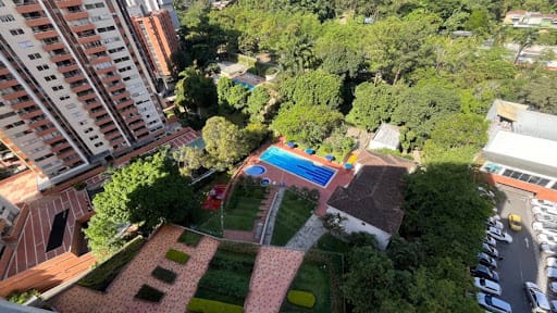 Apartamento de 3 alcobas en arriendo en La Frontera, Medellín, 160 m² · foto 5 de 24
