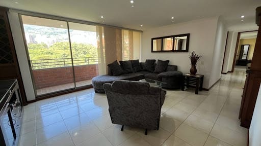 Apartamento de 3 alcobas en arriendo en La Frontera, Medellín, 160 m² · foto 10 de 24