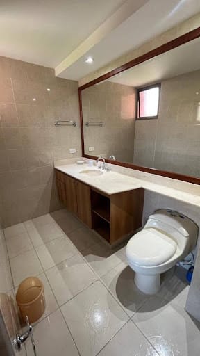 Apartamento de 3 alcobas en arriendo en La Frontera, Medellín, 160 m² · foto 24 de 24