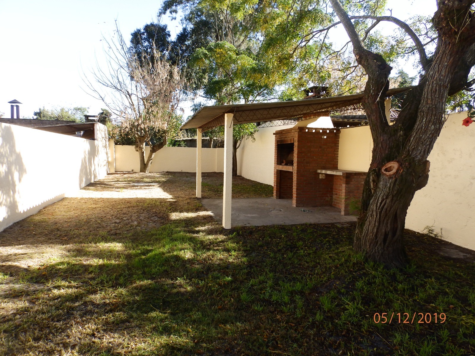 PROXIMO INGRESO, CHALET DE TEJAS · Foto 2