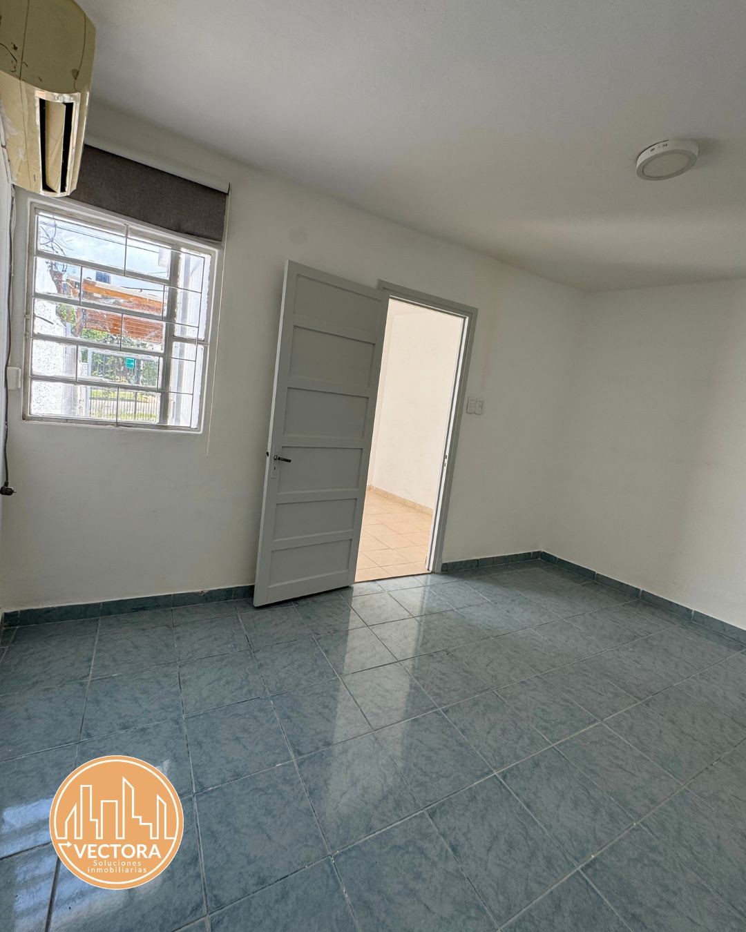 ALQUILA PH TIPO CASITA DE 1 DORMITORIO CON COCHERA AL FRENTE / PARQUE BATLLE LÍMITE BUCEO · Foto 10