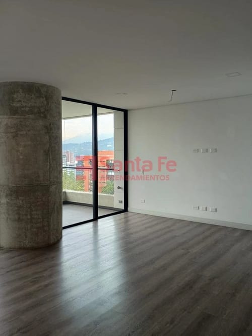 Apartamento de 4 alcobas en arriendo en Transversal Superior, Medellín, 159 m² · foto 2 de 10
