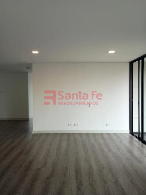 Apartamento de 4 alcobas en arriendo en Transversal Superior, Medellín, 159 m² · foto 3 de 10