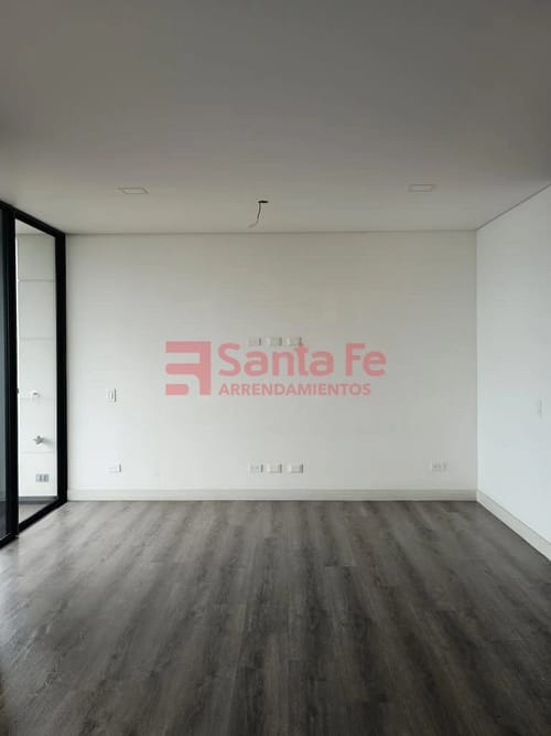 Apartamento de 4 alcobas en arriendo en Transversal Superior, Medellín, 159 m² · foto 4 de 10