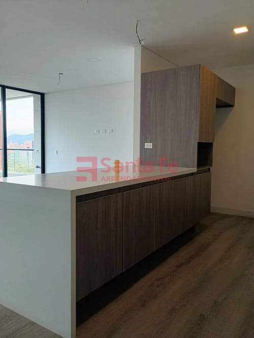 Apartamento de 4 alcobas en arriendo en Transversal Superior, Medellín, 159 m² · foto 7 de 10