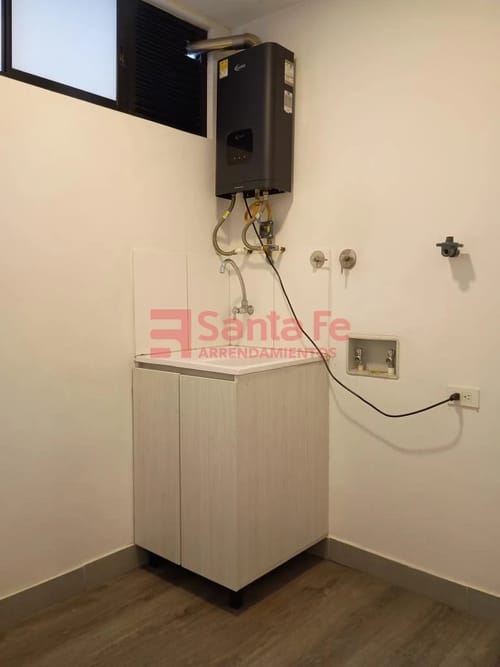 Apartamento de 4 alcobas en arriendo en Transversal Superior, Medellín, 159 m² · foto 8 de 10
