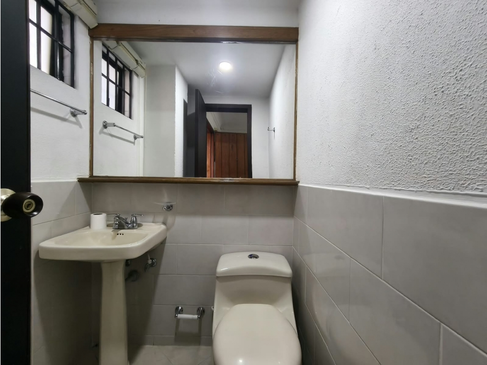 Apartamento en arriendo en San Lucas, Medellín · foto 4 de 24