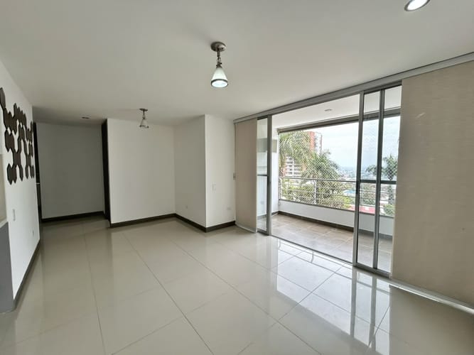 Apartamento de 2 alcobas en venta en Bellavista, Cali, 80 m² · foto 4 de 21