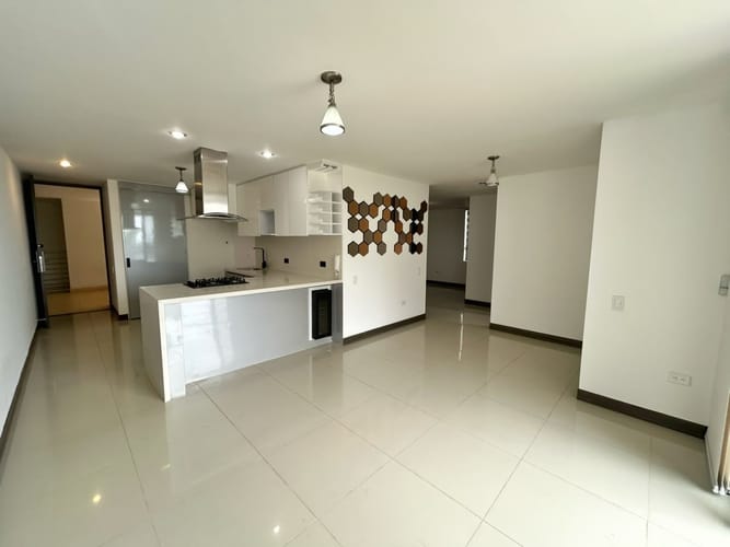 Apartamento de 2 alcobas en venta en Bellavista, Cali, 80 m² · foto 6 de 21