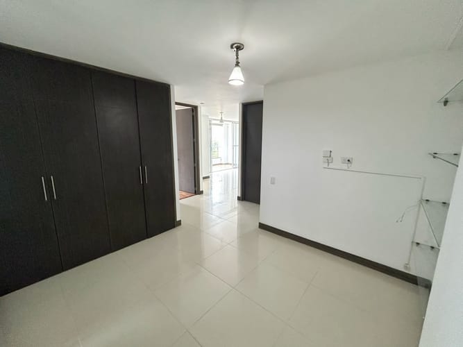 Apartamento de 2 alcobas en venta en Bellavista, Cali, 80 m² · foto 8 de 21