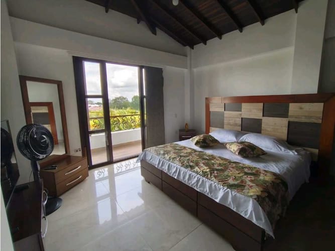 Casa de 6 alcobas en venta en Puerto Espejo, Armenia, 500 m² · foto 13 de 19